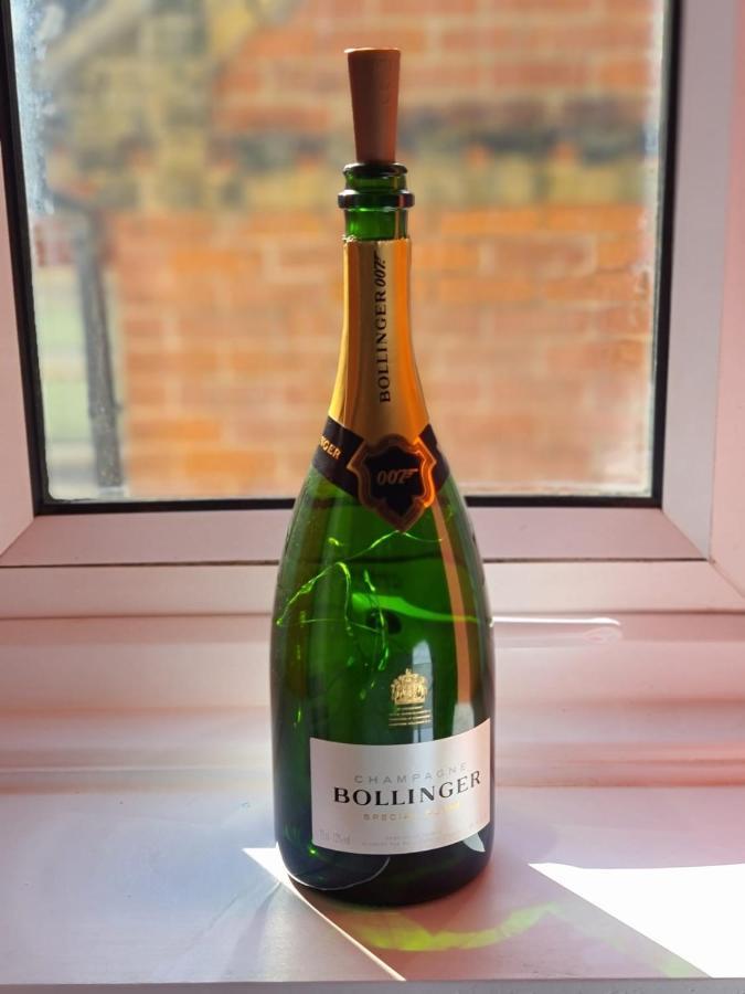 Southsea Royale James Bond 3 Bed Cool Penthouse, Seafront Parking Portsmouth Bagian luar foto